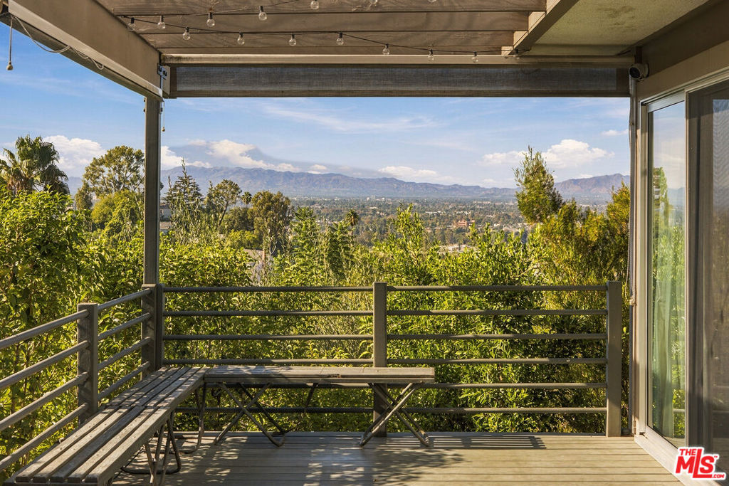 11526 Laurelcrest Drive Property Photo 13