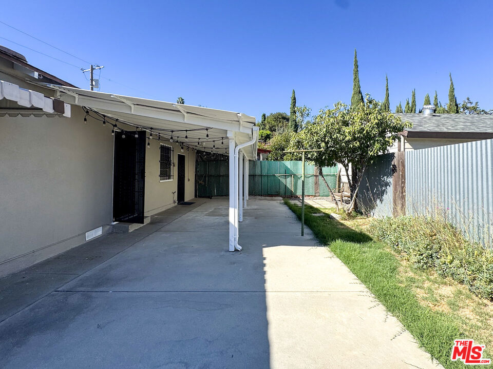 6033 Hillandale Drive Property Photo 4