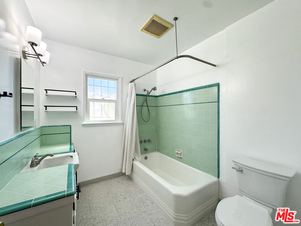 6033 Hillandale Drive Property Photo 16