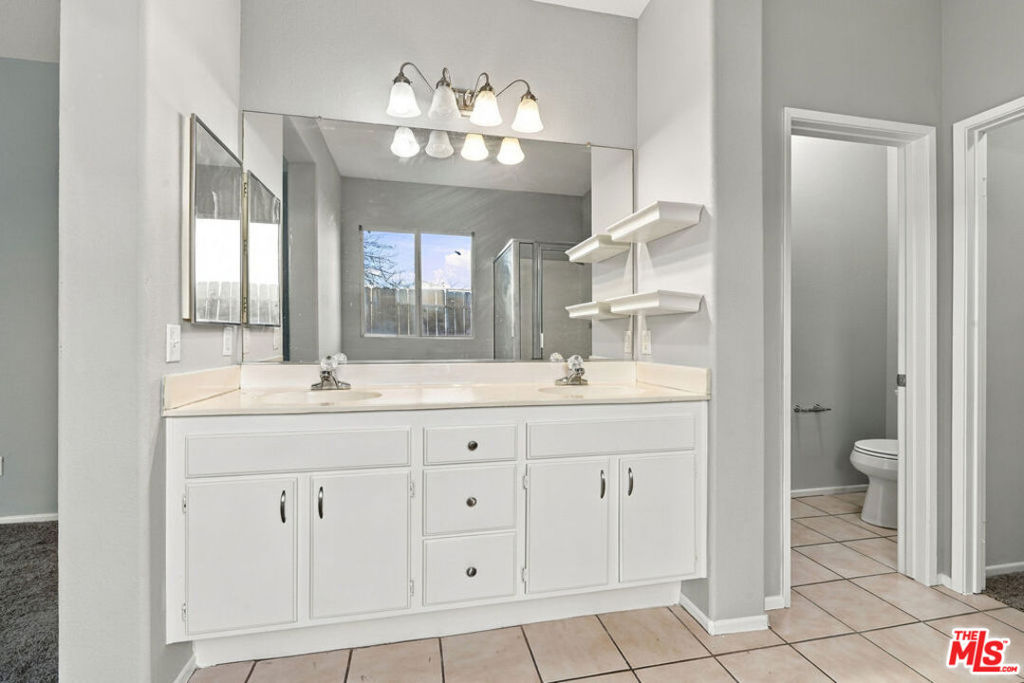 1836 Stratford Street Property Photo 8