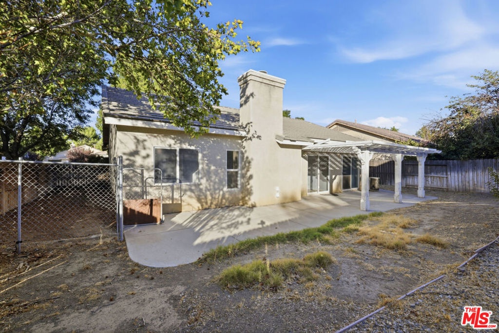 1836 Stratford Street Property Photo 9