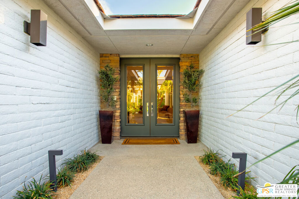 48 Mayfair Drive Property Photo 8