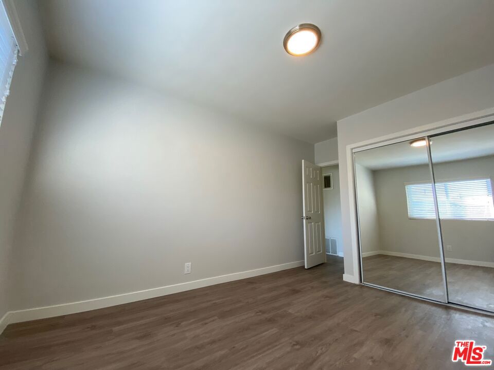 2424 Ocean Park Boulevard Property Photo 4