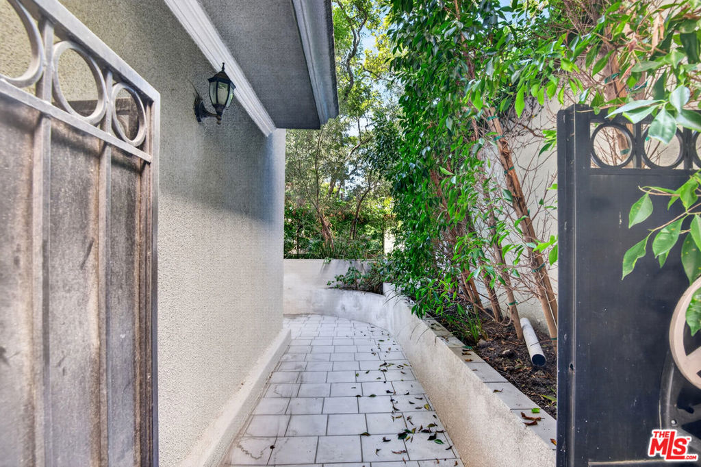 342 Palm 101 Property Photo 29