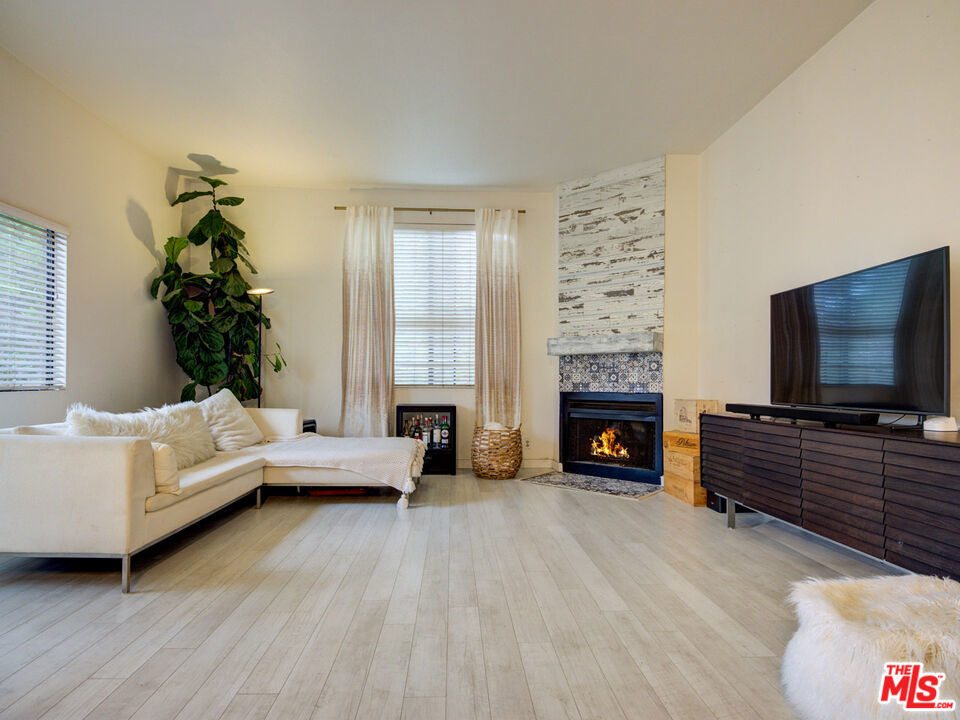 1670 Malcolm Avenue 202 Property Photo 6