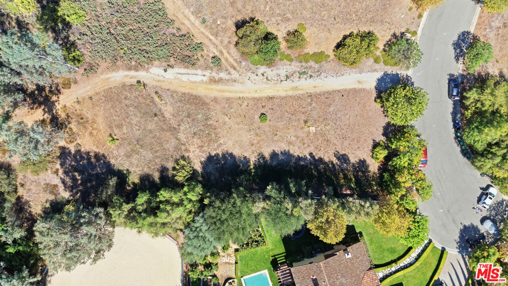 2011 Delphine Lane Property Photo 4