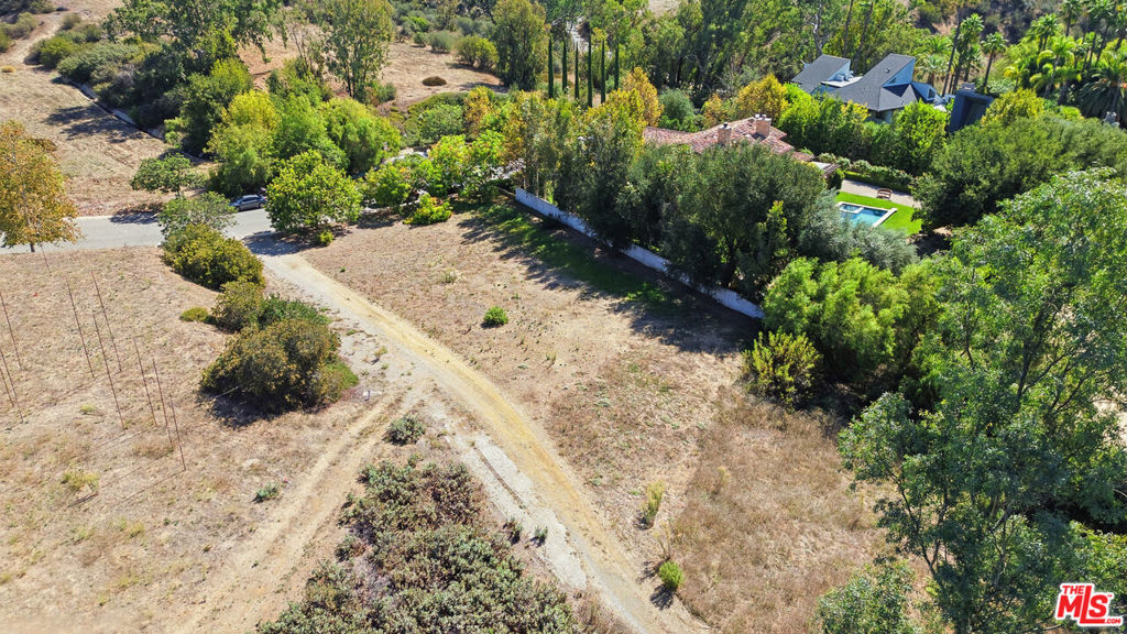 2011 Delphine Lane Property Photo 6