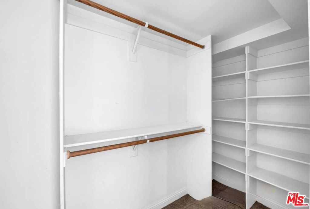 26103469 Property Photo 2
