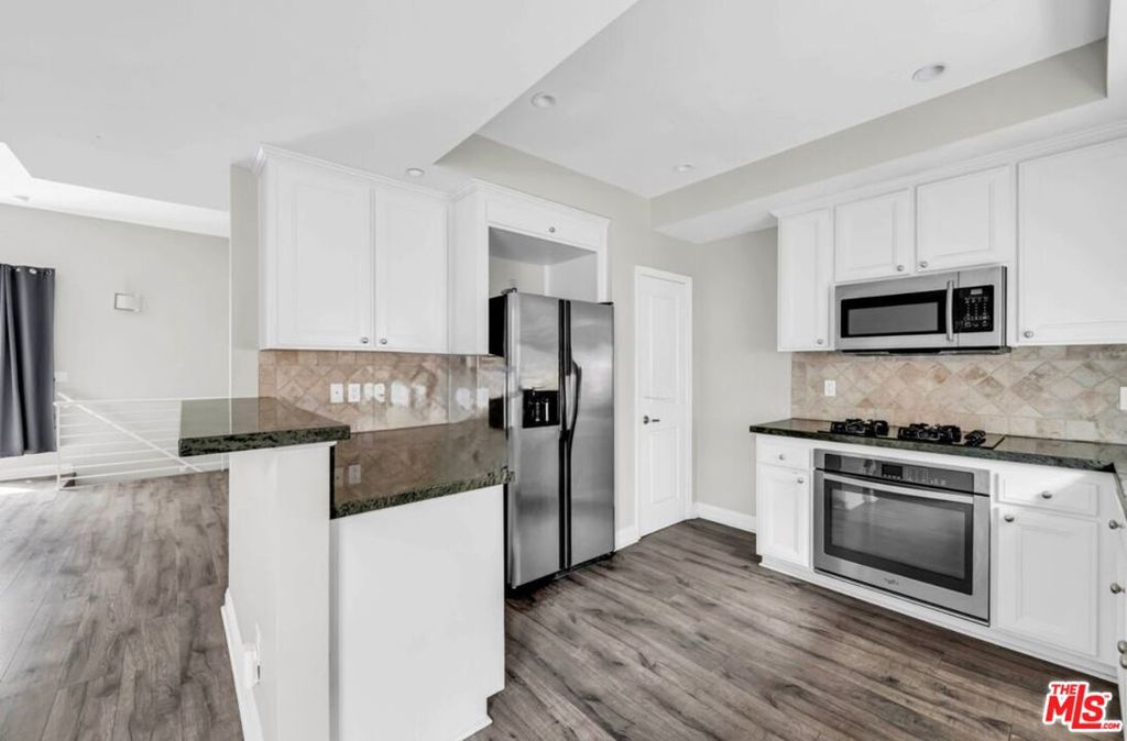 26103469 Property Photo 3