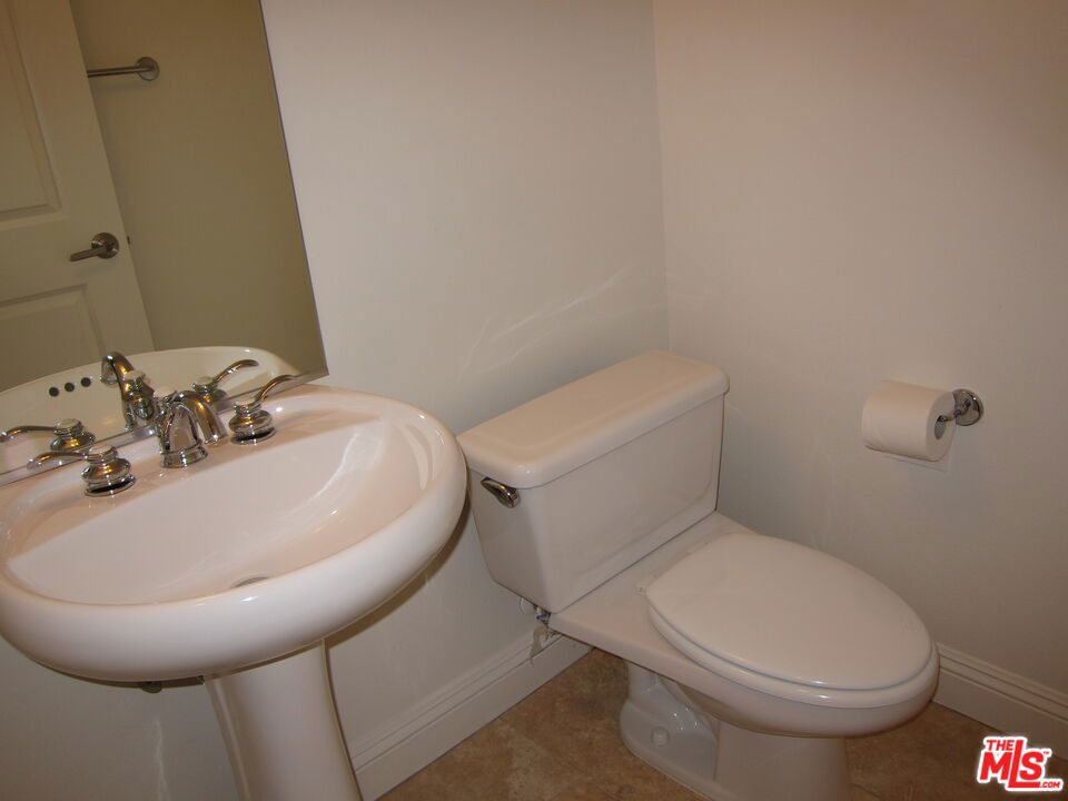 26103469 Property Photo 5