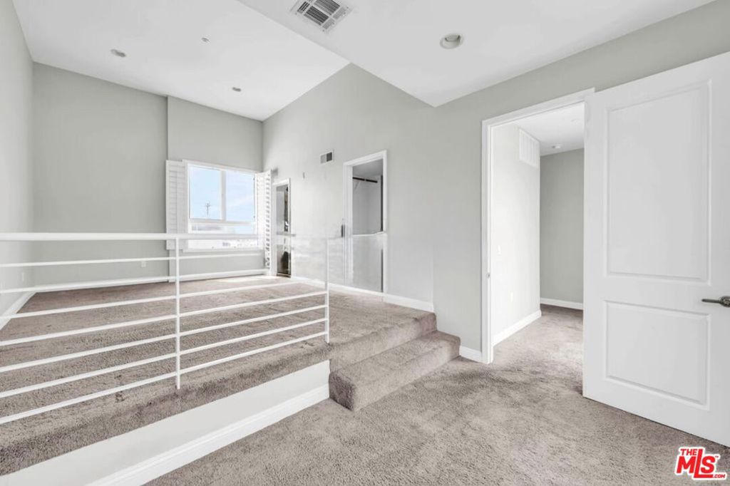 26103469 Property Photo 7