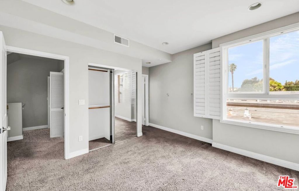 26103469 Property Photo 8