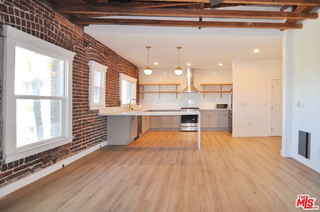 800 Pacific Avenue 401 Property Photo 6