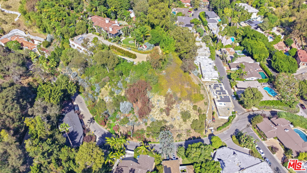 10025 Cielo Property Photo 9
