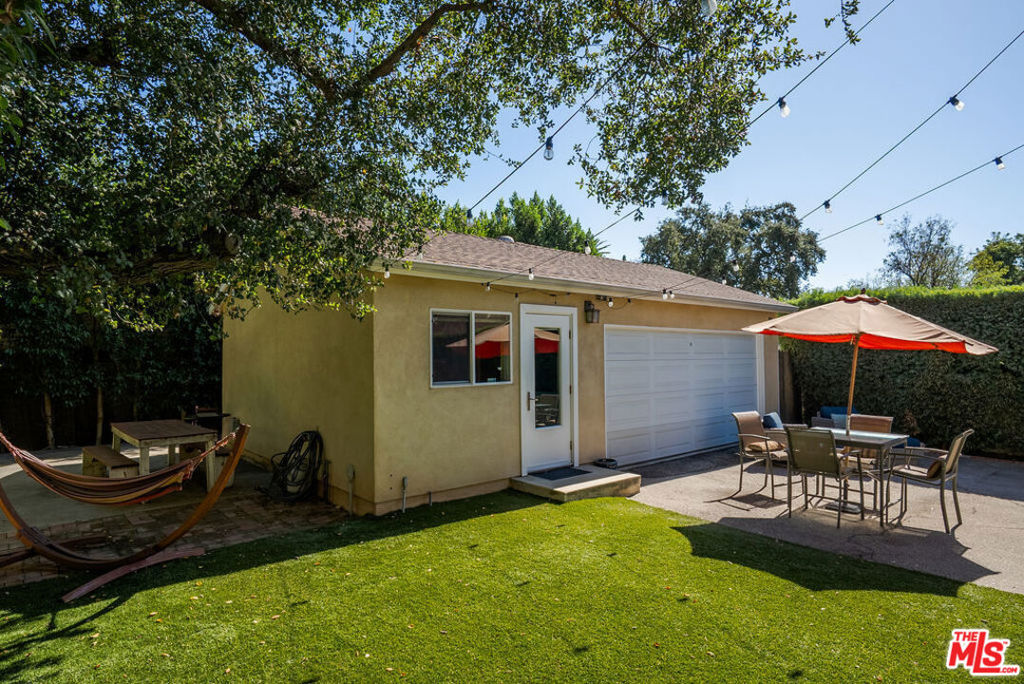 1900 Mentone Avenue Property Photo 31