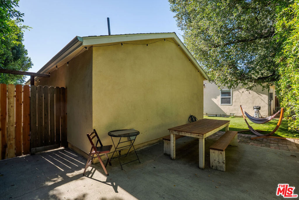 1900 Mentone Avenue Property Photo 33