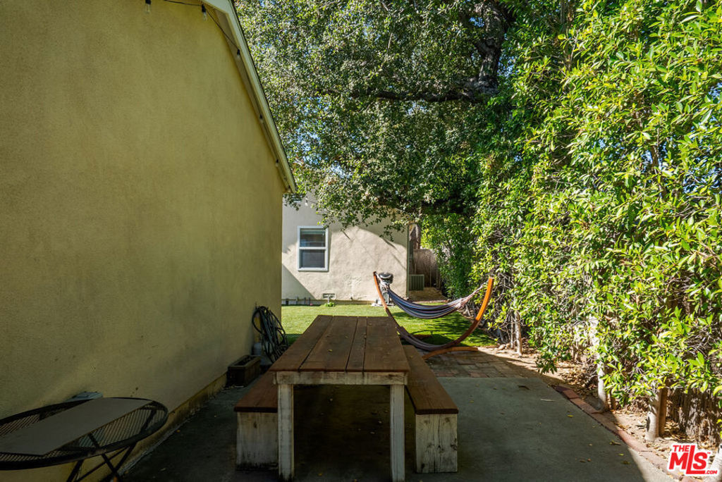 1900 Mentone Avenue Property Photo 34