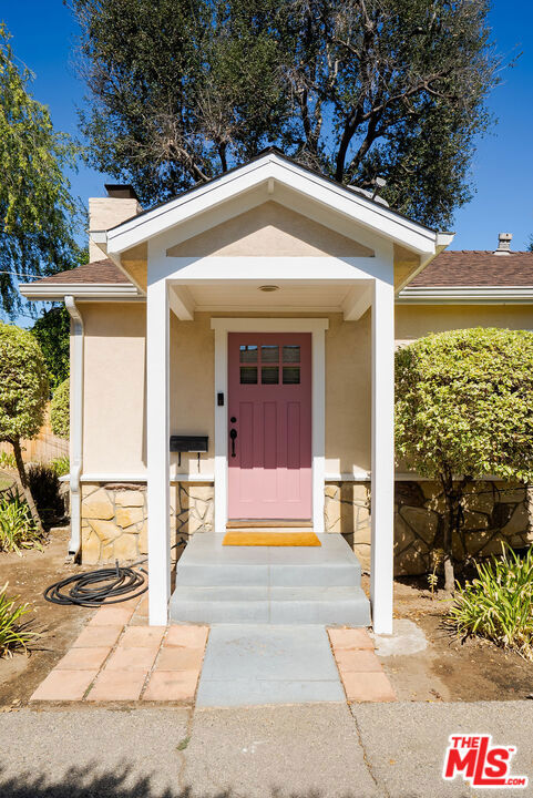 1900 Mentone Avenue Property Photo 38