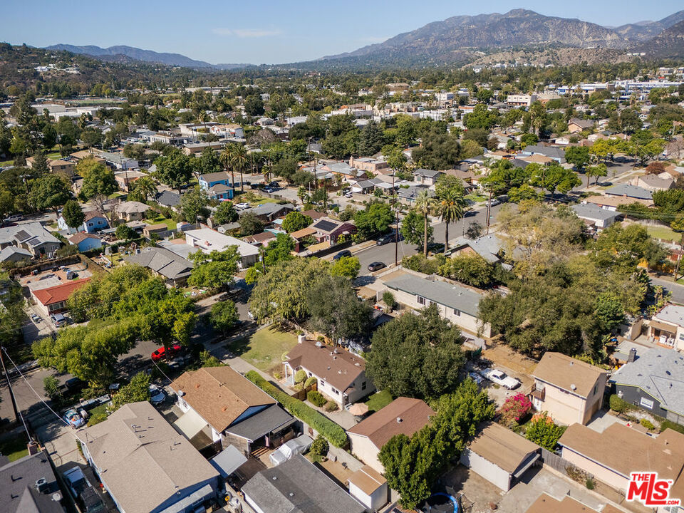 1900 Mentone Avenue Property Photo 44
