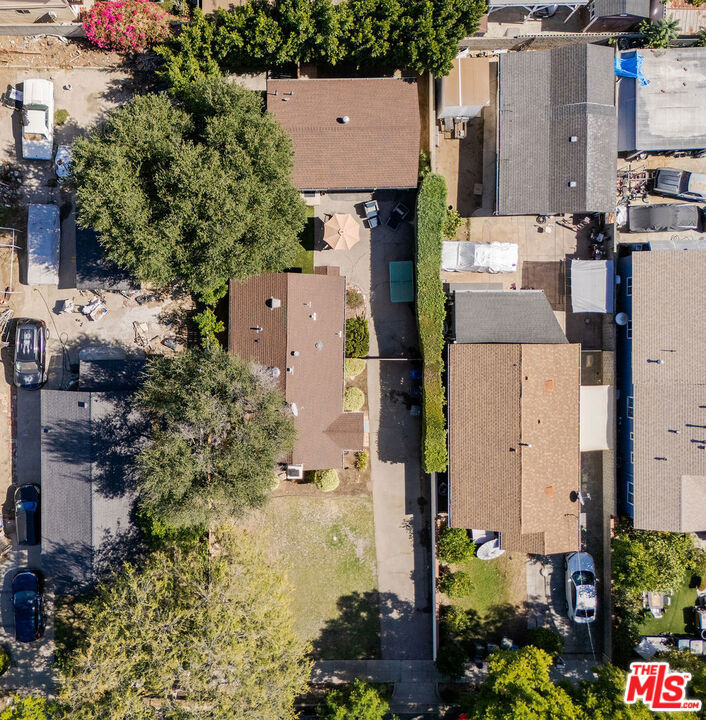1900 Mentone Avenue Property Photo 49