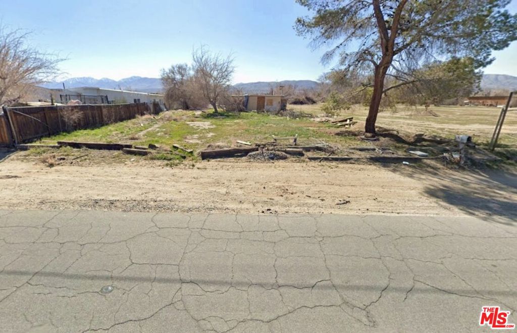 8530 E Avenue T8 Property Photo 4
