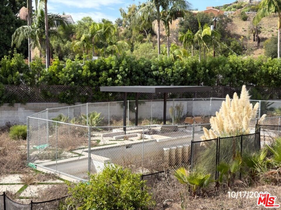 949 Las Lomas Avenue Property Photo 5
