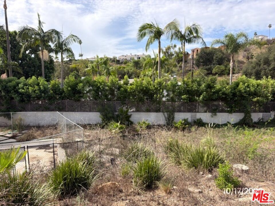 949 Las Lomas Avenue Property Photo 9