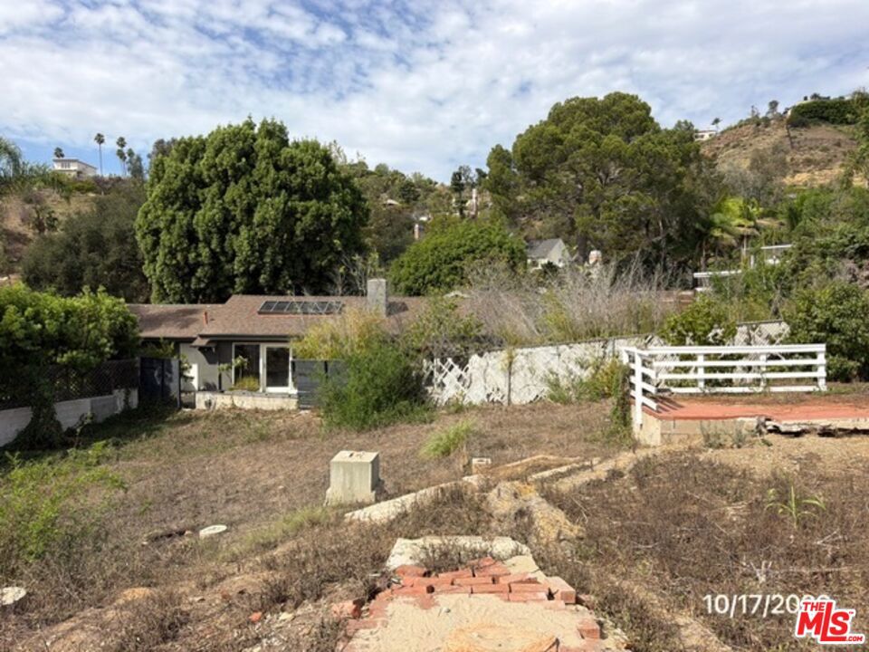 949 Las Lomas Avenue Property Photo 12
