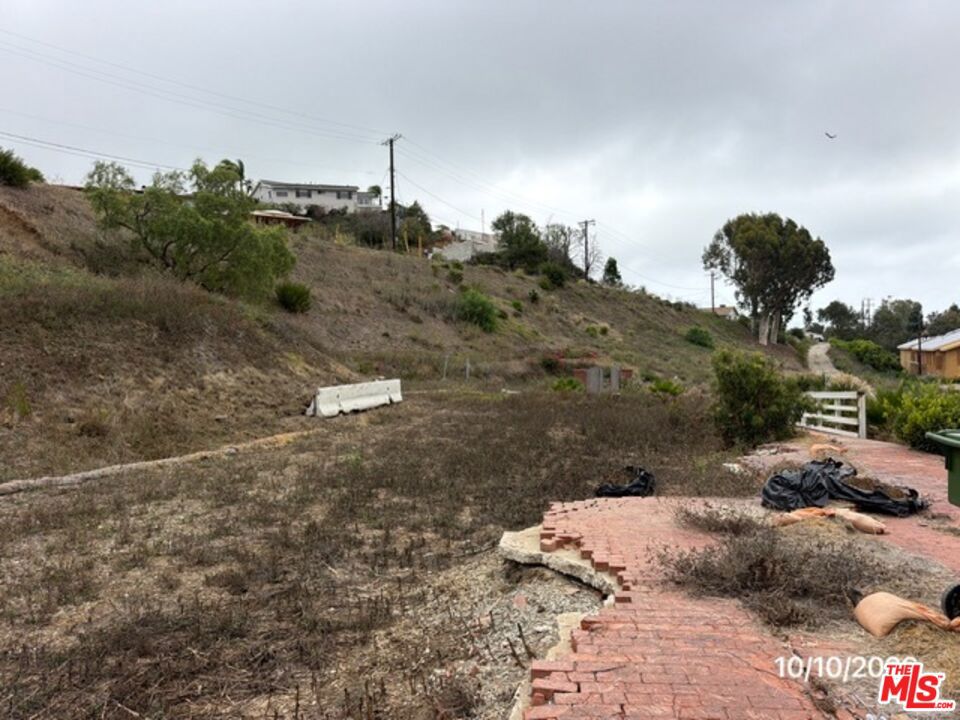 949 Las Lomas Avenue Property Photo 18