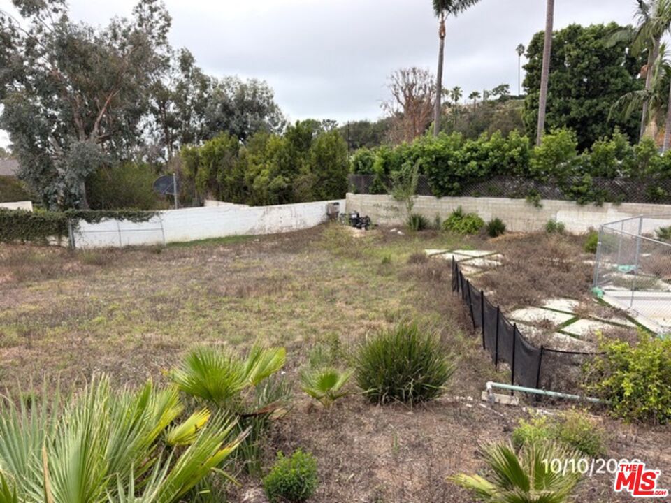 949 Las Lomas Avenue Property Photo 19