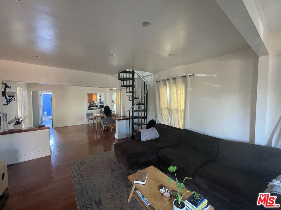 547 Brooks Avenue Front Unit Property Photo 26