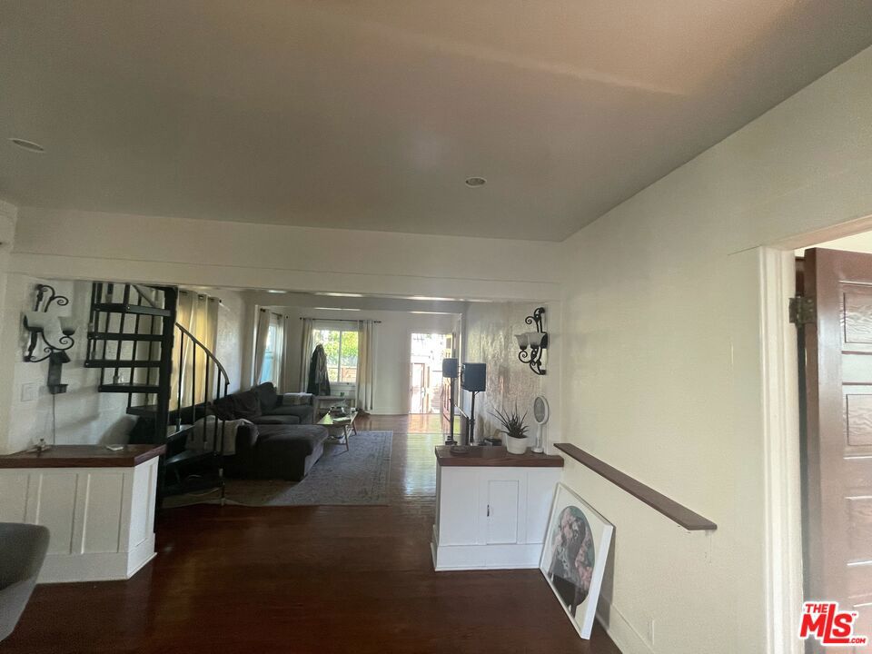 547 Brooks Avenue Front Unit Property Photo 27
