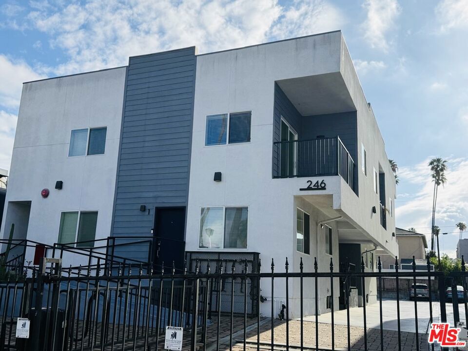 246 N Catalina Street 3 Property Photo 1