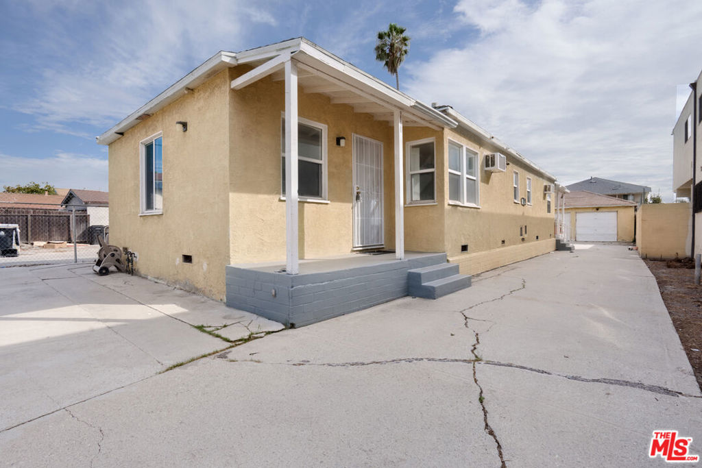 6414 1/2 10th Avenue Property Photo 1