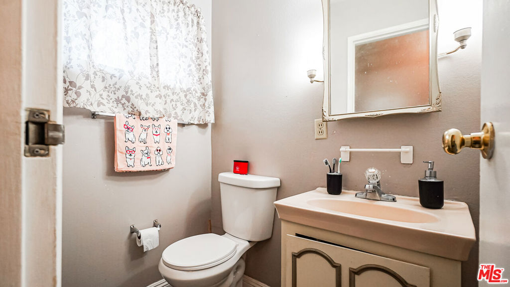 2588 Byron Street Property Photo 15