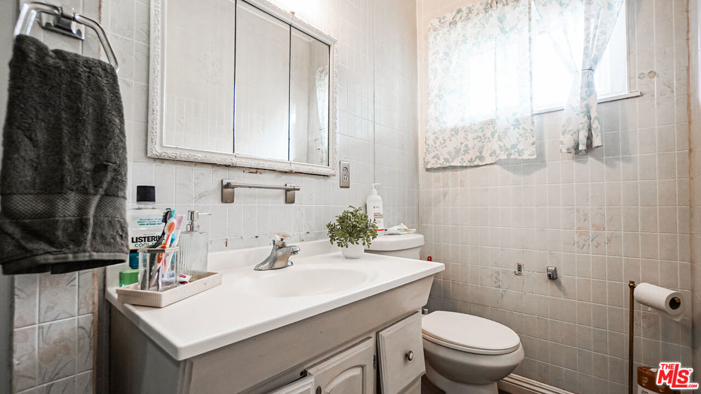 2588 Byron Street Property Photo 22