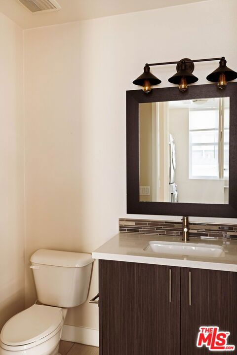 2753 Waverly Drive 1003 Property Photo 17
