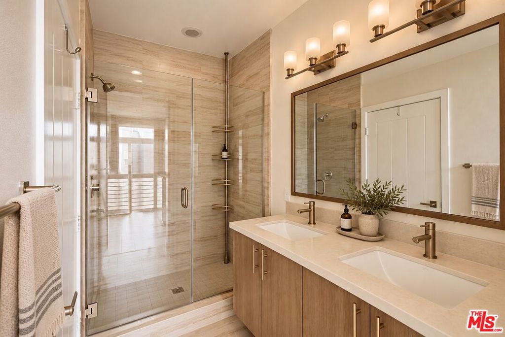 2753 Waverly Drive 1003 Property Photo 23