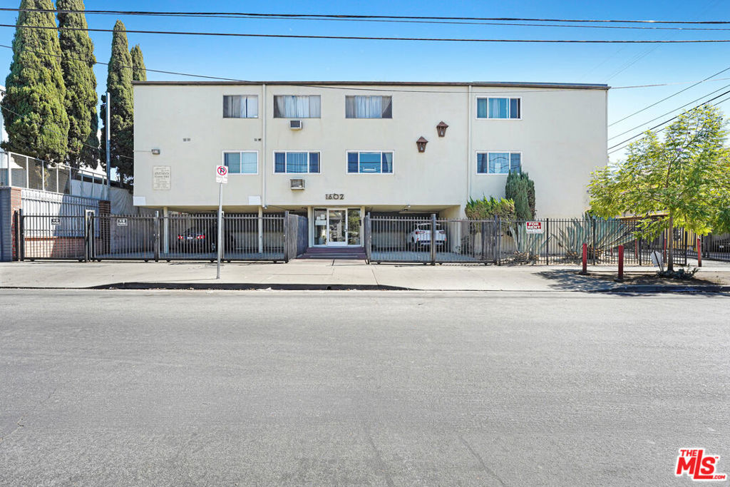 1602 N Mariposa Avenue Property Photo 2
