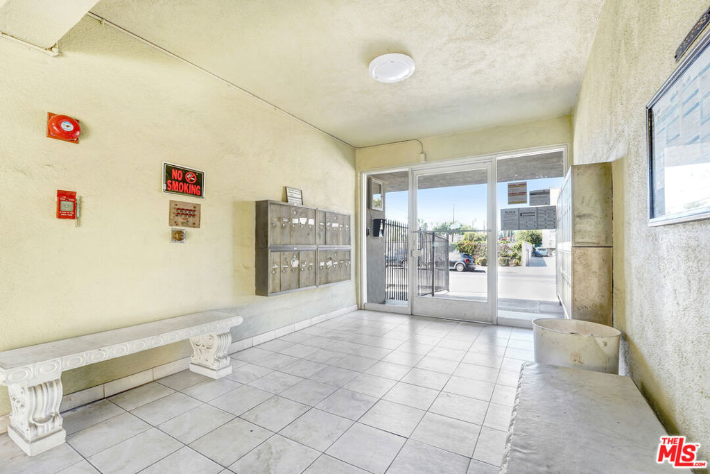 1602 N Mariposa Avenue Property Photo 4