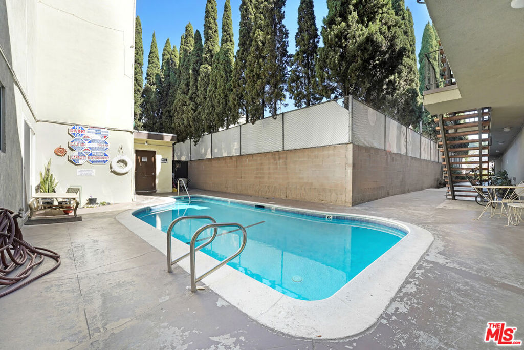 1602 N Mariposa Avenue Property Photo 6