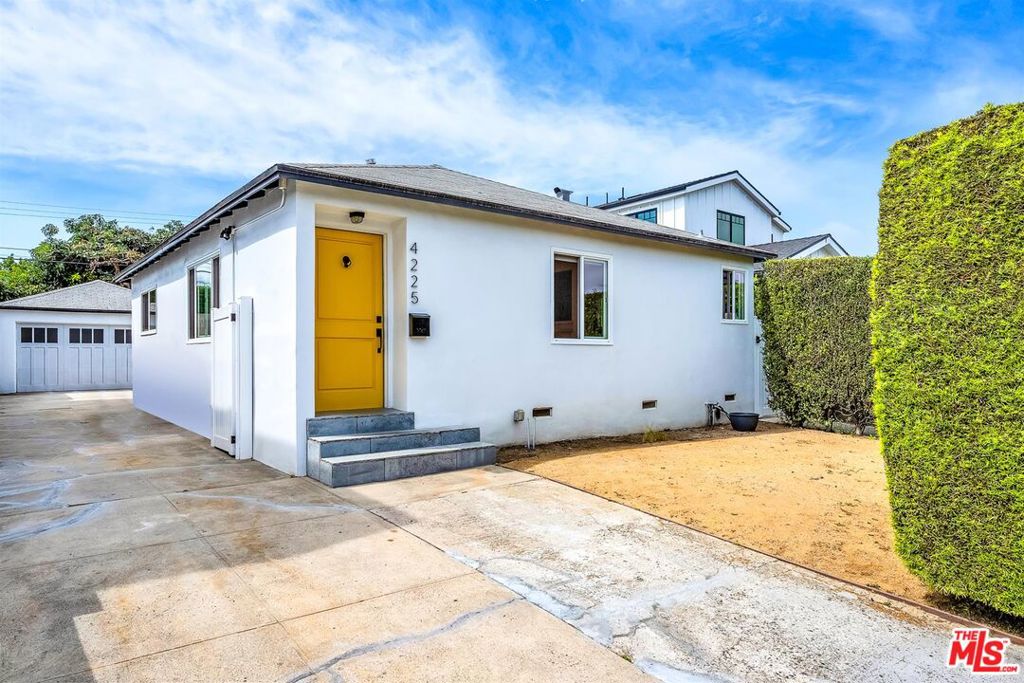 4225 Beethoven Street Property Photo 1