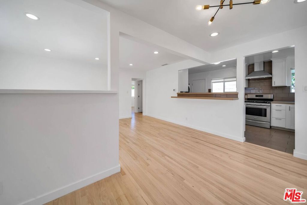 4225 Beethoven Street Property Photo 3