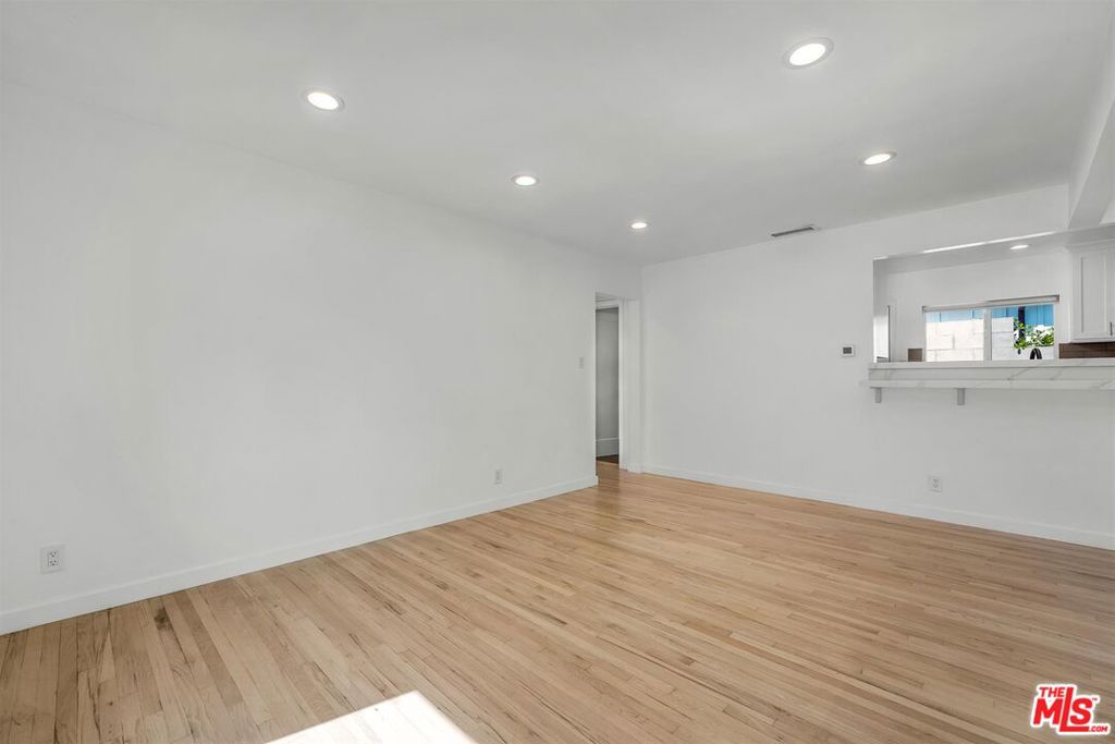 4225 Beethoven Street Property Photo 6