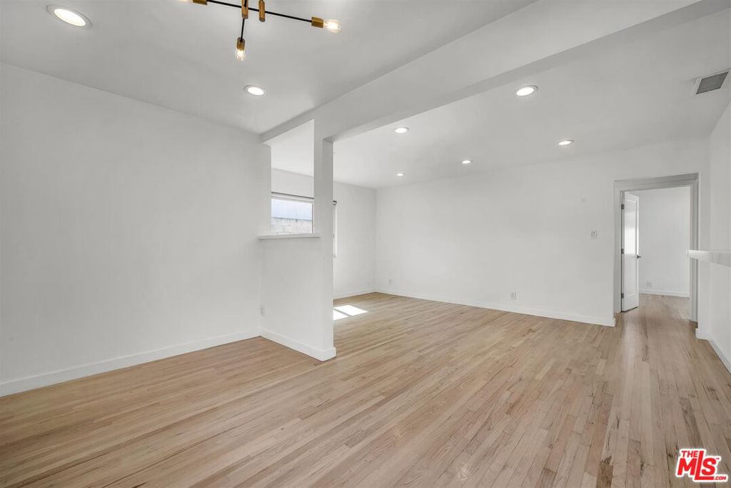 4225 Beethoven Street Property Photo 9