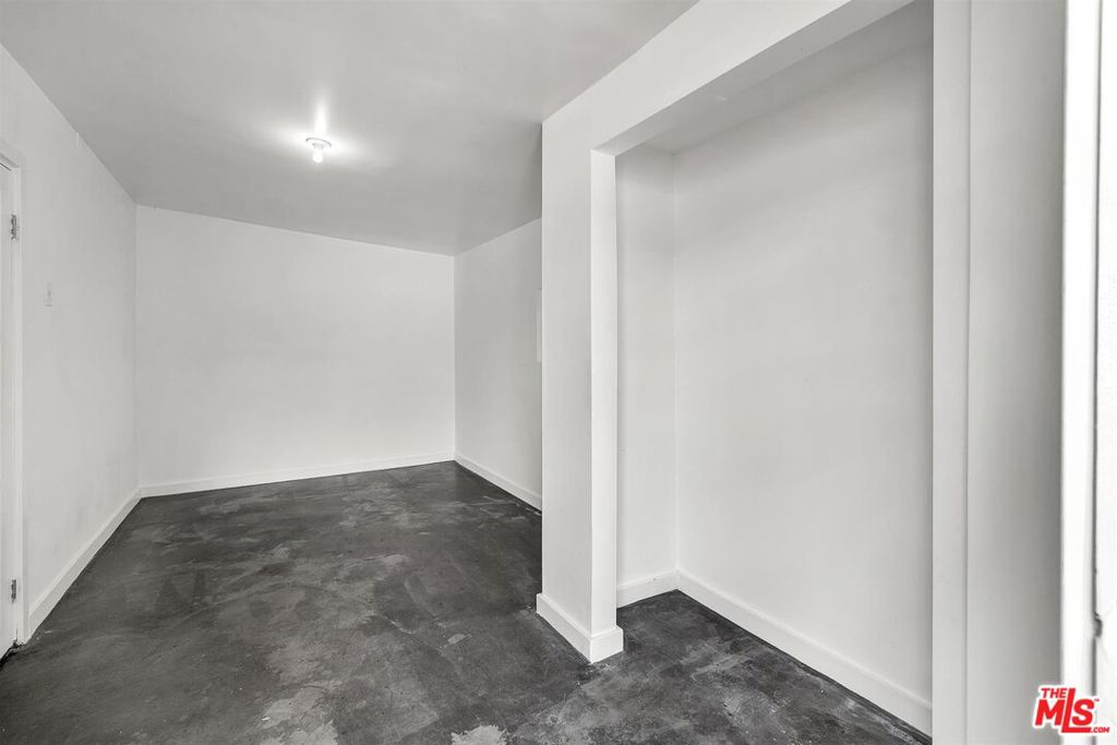 4225 Beethoven Street Property Photo 22