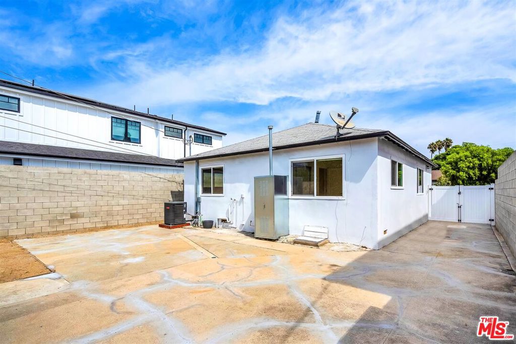 4225 Beethoven Street Property Photo 24