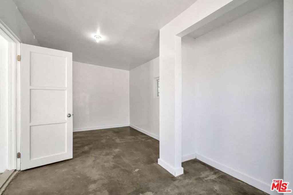 4225 Beethoven Street Property Photo 28