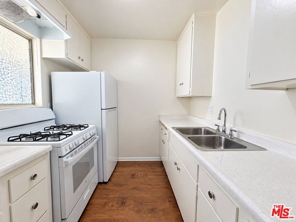 3686 S Centinela Avenue 6 Property Photo 1