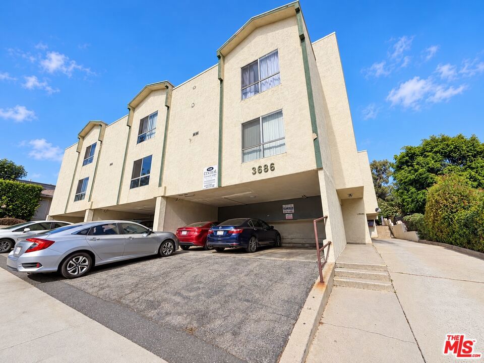 3686 S Centinela Avenue 16 Property Photo 13